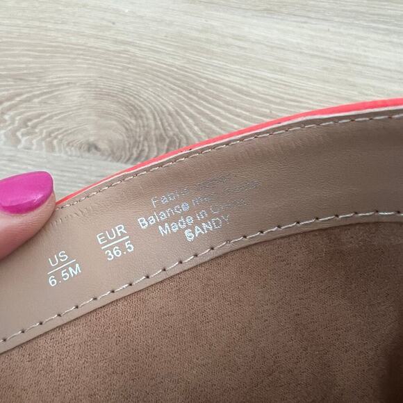 NEW $139 Steve Madden Ruby Pink Iridescent Platform Sandal - Picture 11 of 11